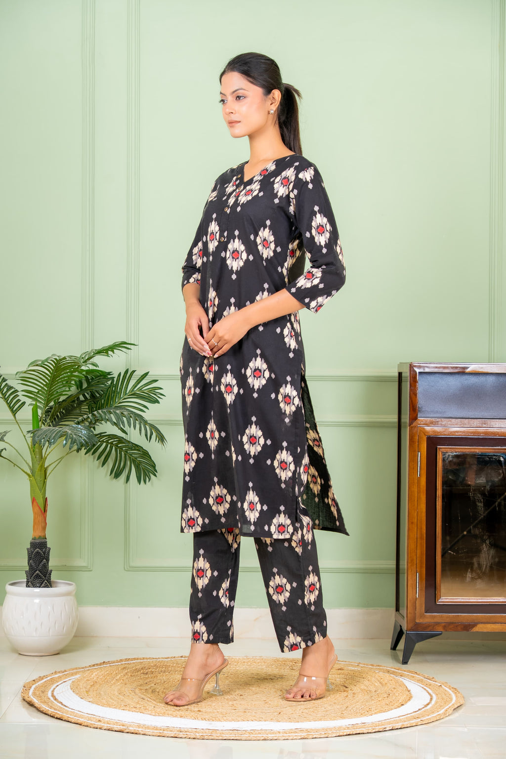 black discharge kurta set